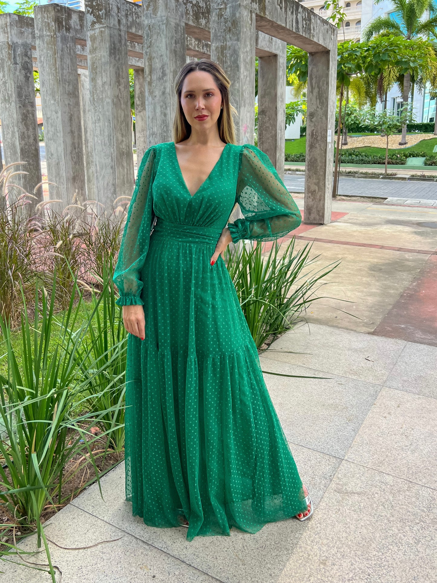 Vestido Mangas Tule