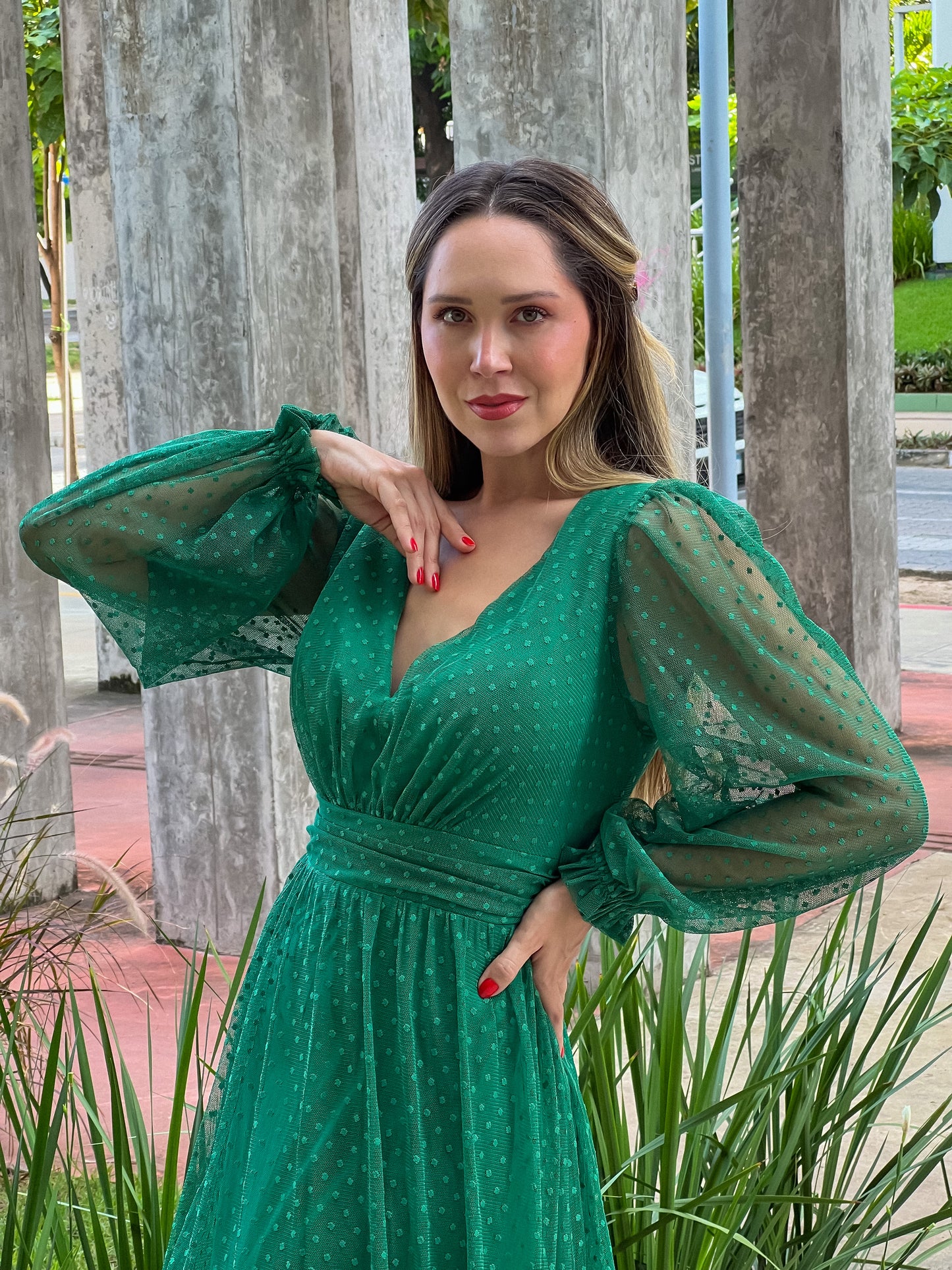 Vestido Mangas Tule